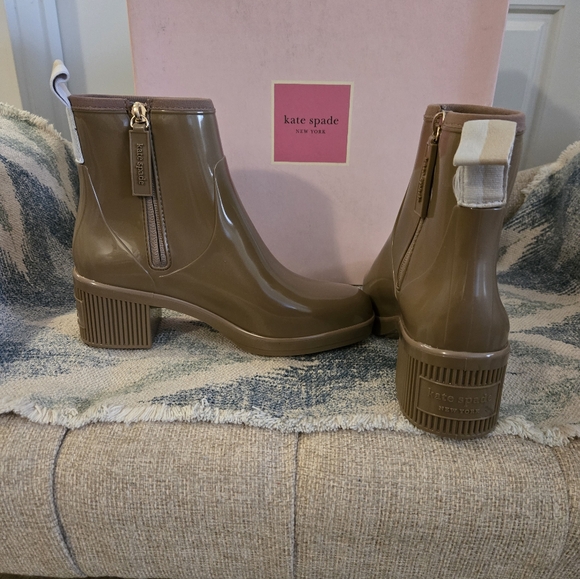 Gorgeous Kate Spade Ankle Boots NWT - Picture 6 of 7